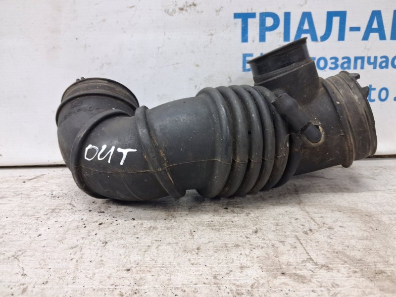 Патрубок воздушного фильтра Mitsubishi Outlander CU 2.4 БЕНЗИН 4G69 2003 (б/у) Киев - изображение 1