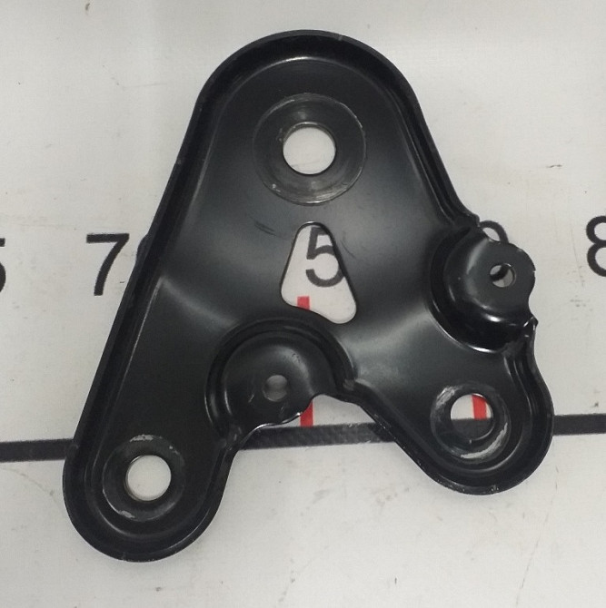 Пластина заднего подрамника правая Tesla model 3 1044576-00-B Киев - изображение 2