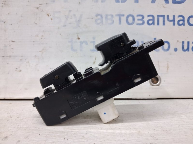 Кнопка стеклоподъемника Hyundai Sonata 2004-2010 935753K010QS (Арт. 67308) Киев - изображение 1