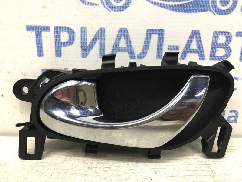 Ручка двери внутренняя левая Nissan Qashqai J11 1.2 БЕНЗИН HRA2DDT 2013 (б/у) Киев - изображение 1