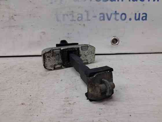 Ограничитель двери передний левый Toyota Prado J120 4.0 1GR-FE 2002 (б/у) Киев