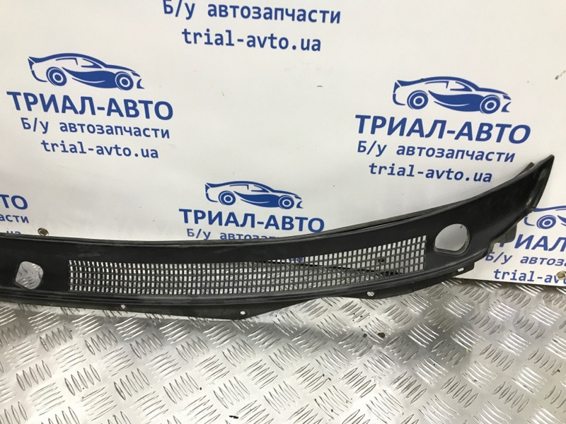 Дефлектор дворников Mitsubishi Pajero Sport K9 2.5 DIESEL 4D56 1996 (б/у) Киев - изображение 3