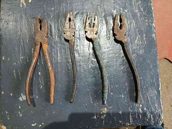 Плоскогубці комб. 200мм , непридатні. Мукачеве