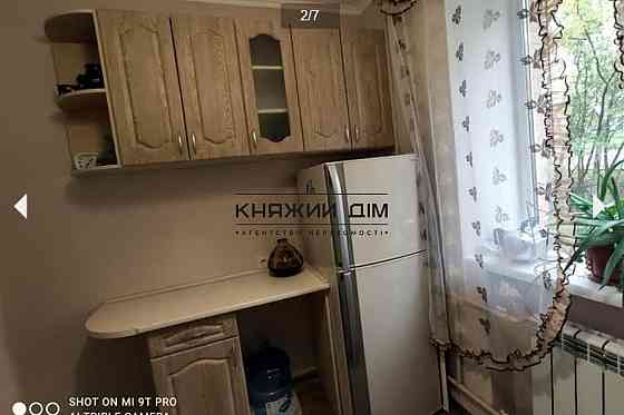 Хороша роздільна 2 к. кв. біля м. Палац Україна. Код об'єкта: 11196140 Київ