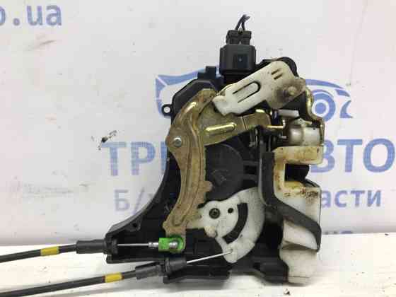 Замок двери задний левый Mitsubishi L200 KB 2.5 ДИЗЕЛЬ 4D56U 2006 (б/у) Київ