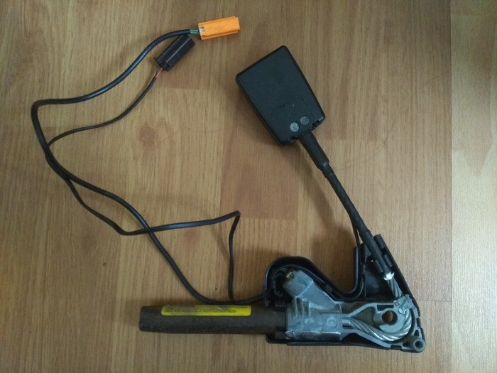 Замок ремня безпеки з натягувачем лівий 1s71-f61209-bn3yyw Форд Мондео 3 Винница - изображение 1