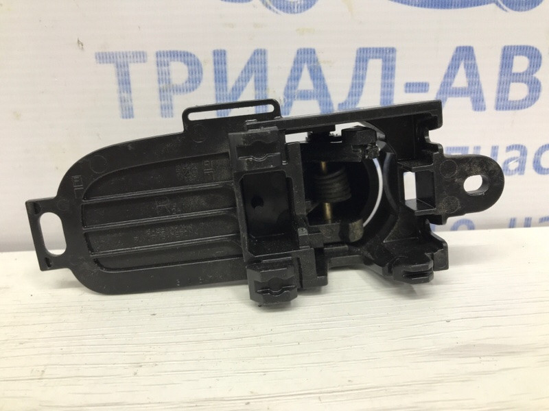 Ручка двери внутренняя правая Nissan Tiida C11 1.6 БЕНЗИН HR16 2004 (б/у) Київ - зображення 3