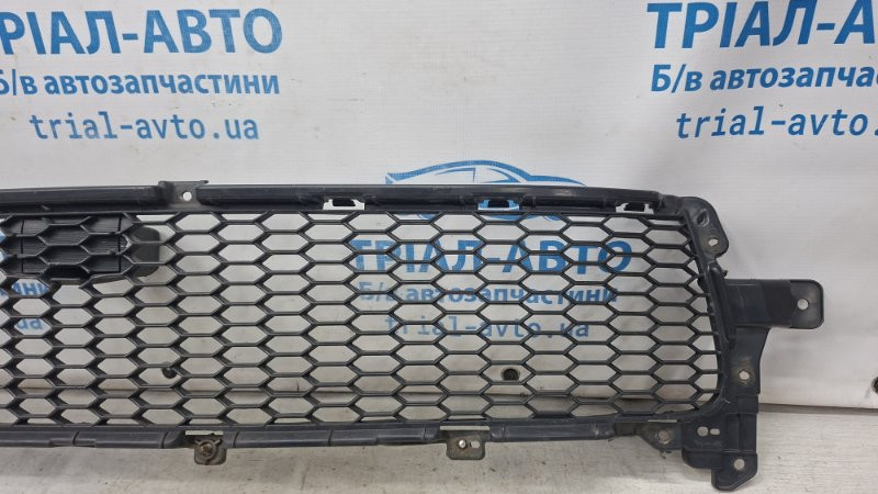 Решетка бампера центральная Mitsubishi Outlander XL 2.2 DIESEL 4HK 2007 (б/у) Київ - зображення 3