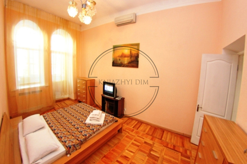 1 кімнатної квартири, м. Університет. Код об'єкта: Киев - изображение 1