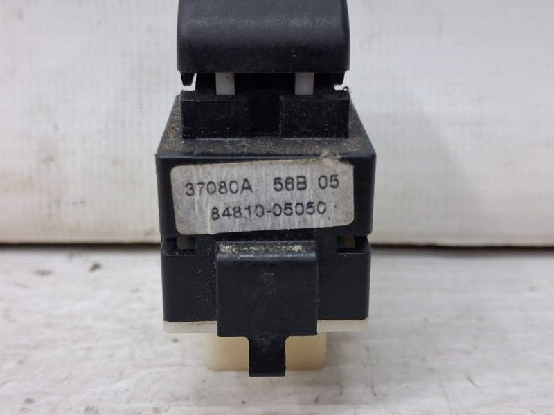 Кнопка стеклоподъемника Toyota Avensis T25 1.8 БЕНЗИН 1ZZFE 2002 (б/у) Киев - изображение 3