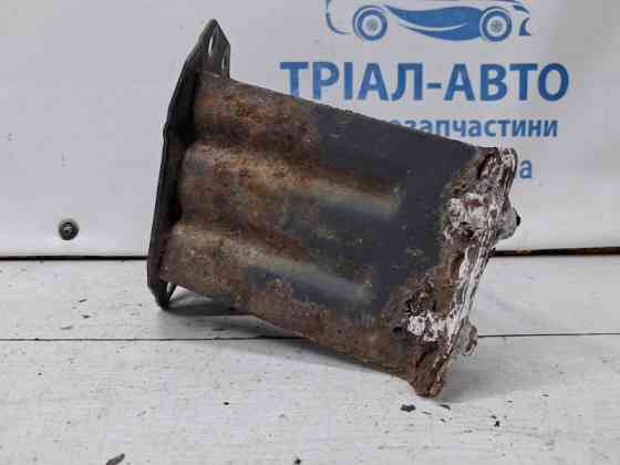 Кронштейн усилителя заднего бампера Toyota Avensis T25 2.2 DIESEL 2ADFTV 2002 прав. (б/у) Киев