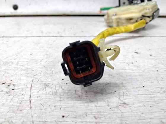 Замок двери задний левый Kia Sorento BL 2.5 DIESEL D4CB 2002 (б/у) Киев