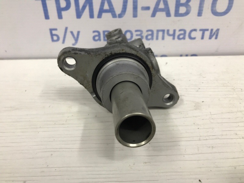 Тормозной цилиндр главный Mitsubishi Outlander XL 2.2 DIESEL 4N14 2007 (б/у) Киев - изображение 3