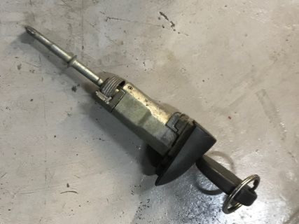 Бу личинка замка двери Mercedes W168, A1687600177 Кропивницький - зображення 1