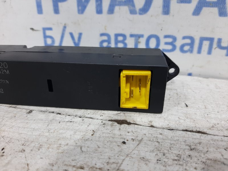 Кнопка стеклоподъемника Mitsubishi Pajero Sport K9 2.5 DIESEL 4D56 1996 задн. лев. (б/у) Киев - изображение 3