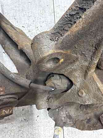 Цапфа задняя левая со ступицей Toyota Camry XV30 3.0 БЕНЗИН 1MZFE 2001 (б/у) Київ