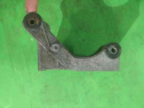 Кронштейн генератора 1715080 БМВ BMW Вінниця