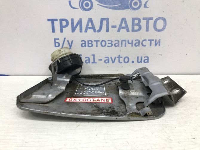 Лючок бака Mitsubishi Outlander CU 2.4 БЕНЗИН 4G69 2003 (б/у) Киев - изображение 3