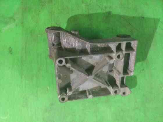 Кронштейн генератора 1715080 БМВ BMW Вінниця