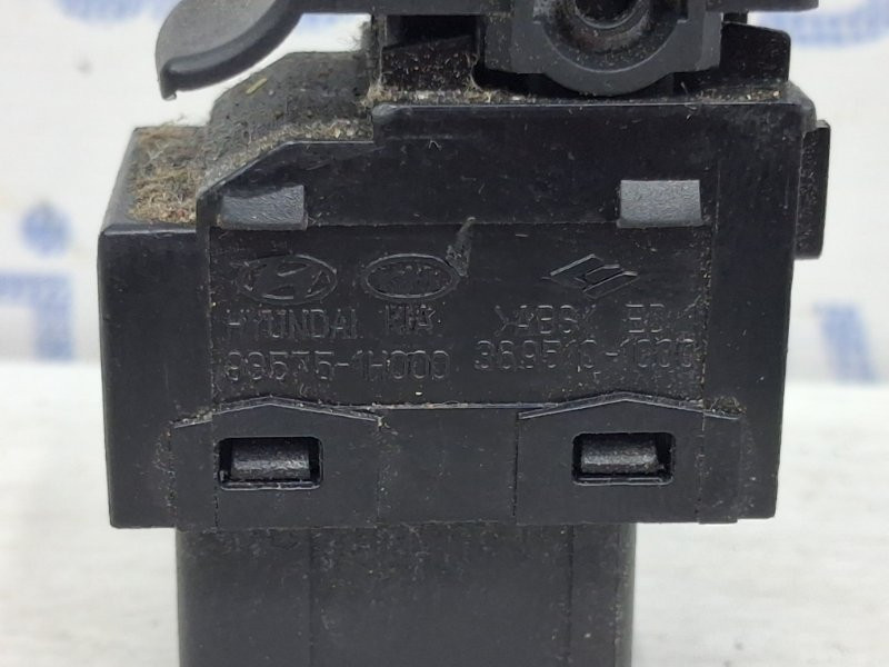 Кнопка стеклоподъемника Kia Sportage SL 1.7 DIESEL D4FD 2010 (б/у) Киев - изображение 4