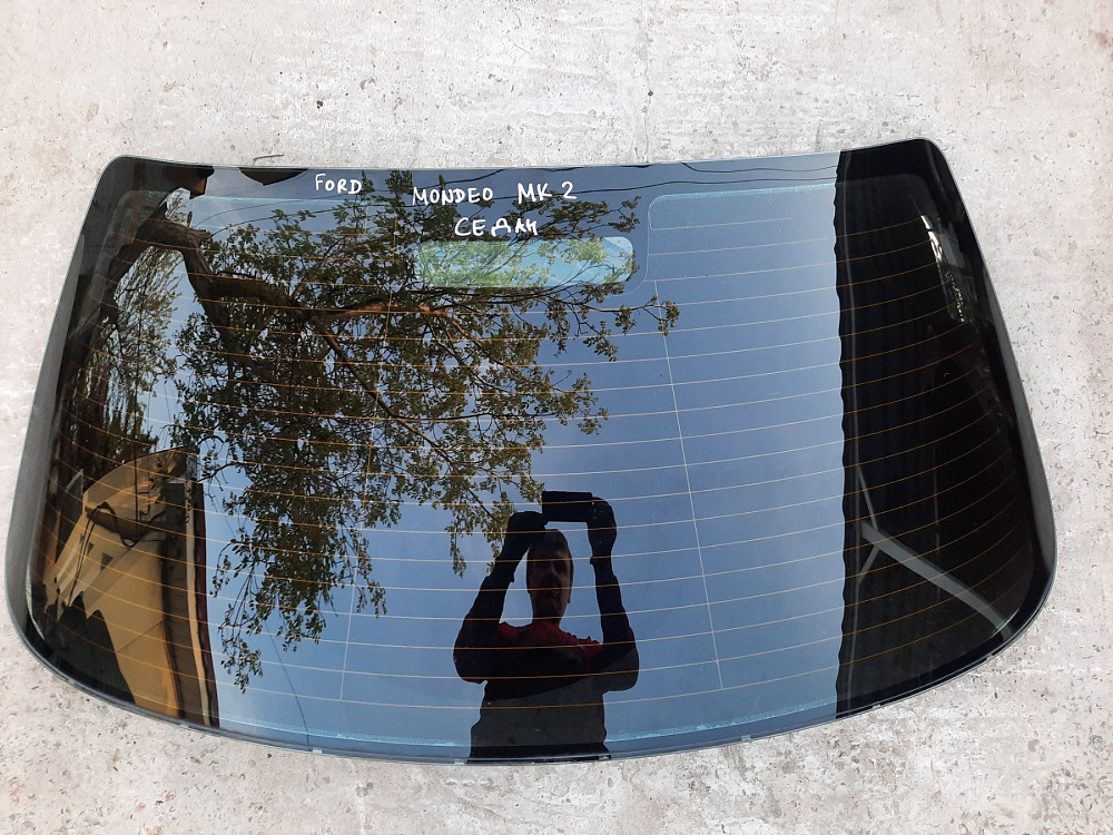 1073366 Стекло Заднее Ford Mondeo MK1 MK2 (Седан) Разборка Днепр - изображение 1