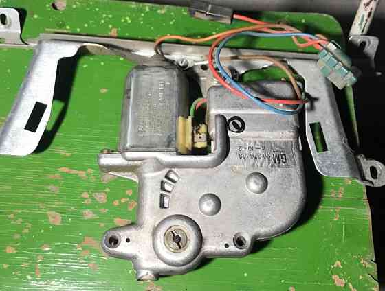 Бу моторчик люка Opel Vectra A, Omega A, Frontera A, 90376133 , 0130821819 Кропивницький