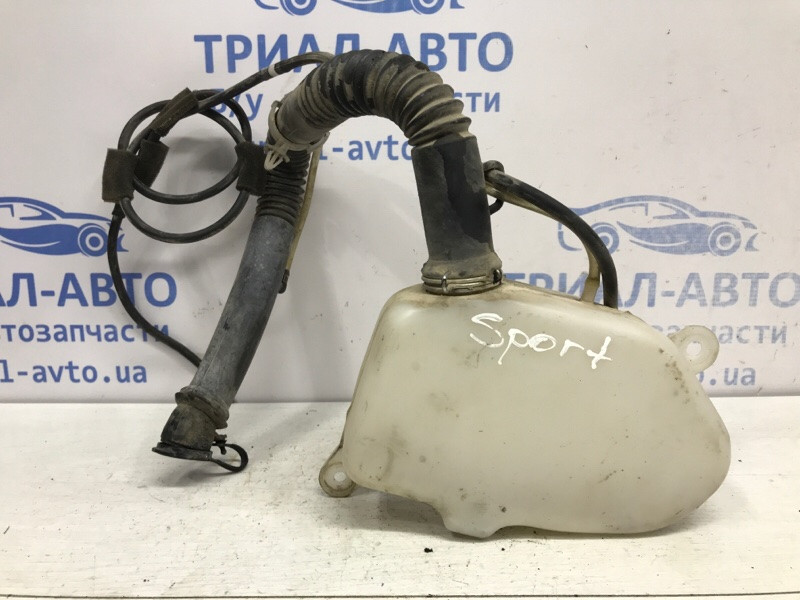 Бачок омывателя Mitsubishi Pajero Sport K9 2.5 DIESEL 4D56 1996 задн. (б/у) Київ - зображення 1