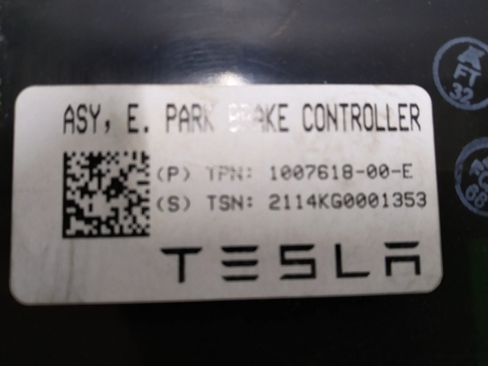 Блок контроля стояночного тормоза Tesla model S, model S REST, model X 1007618-00-J Киев - изображение 3