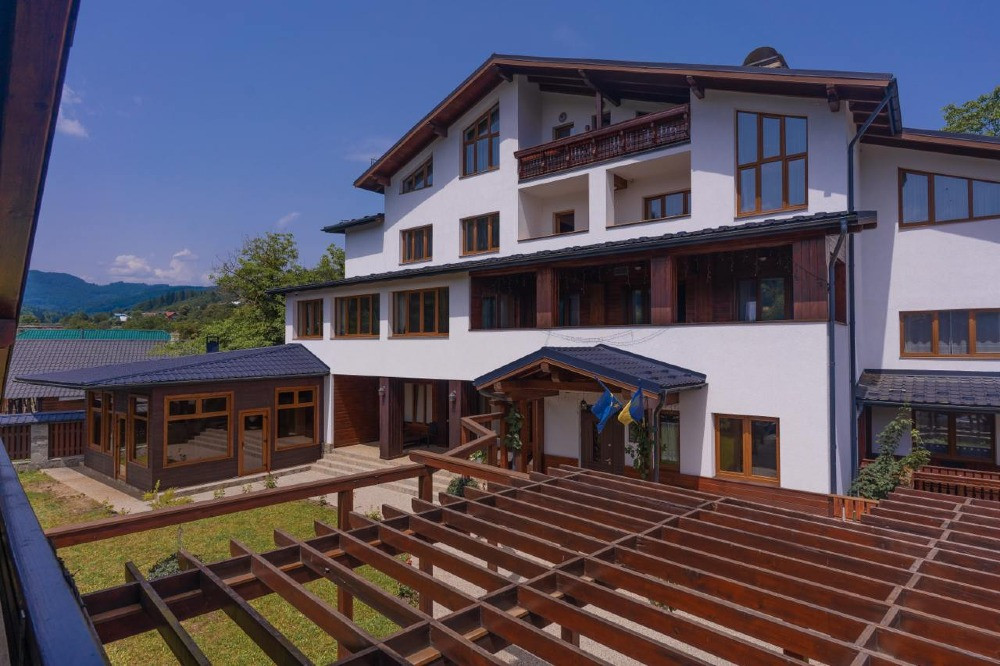 Продається готель у серці Карпат зі СПА та критим басейном Яремче - изображение 1