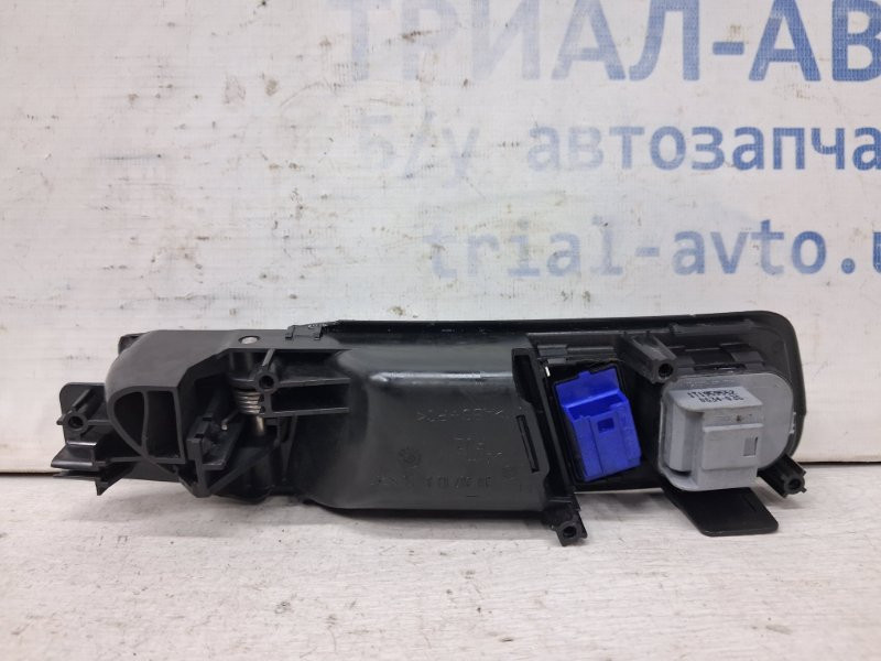 Ручка двери внутреняя передняя левая Volkswagen Caddy 2K 1.9 DIESEL BJB 2003 (б/у) Киев - изображение 3