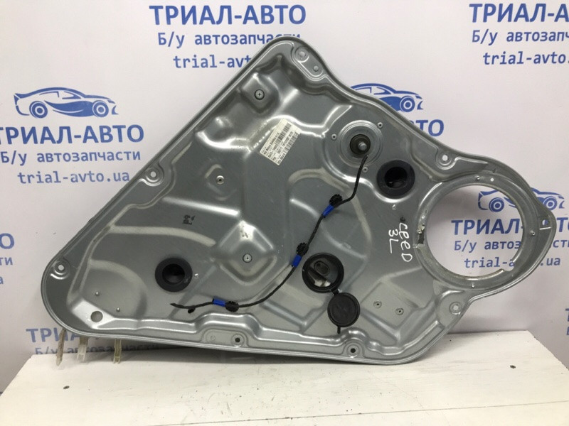 Стеклоподъемник задний левый (ручной) Kia Ceed ED 1.6 DIESEL D4FB 2006 (б/у) Київ - зображення 1