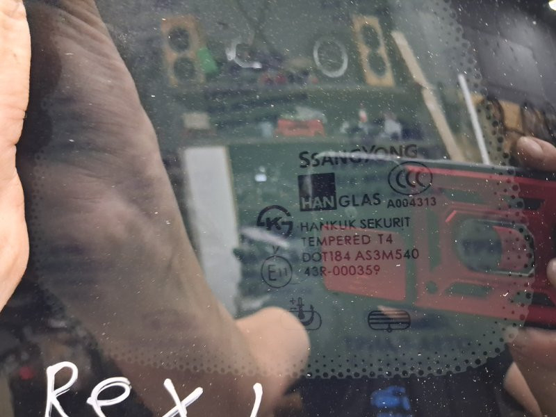 Стекло в кузов заднее левое SsangYong Rexton Y250 2.7 D27DT 2006 (б/у) Київ - зображення 3