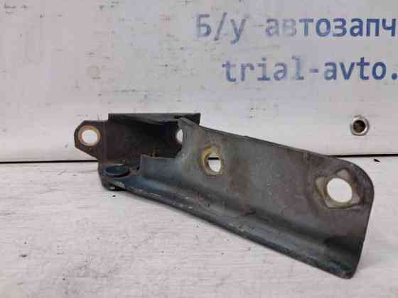 Петля капота правая Mitsubishi Pajero Wagon 3 3.2 ДИЗЕЛЬ 4M41 1999 (б/у) Киев