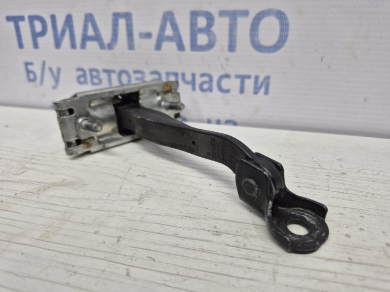 Ограничитель двери передний правый Ford Kuga 2011-2019 1641573 (Арт. 51626) Київ - зображення 3