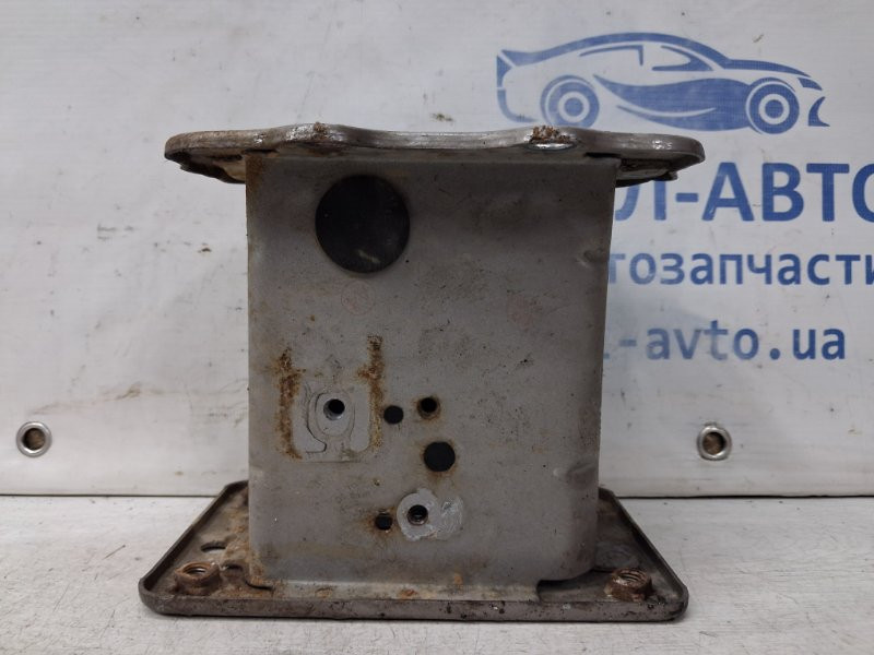 Кронштейн усилителя переднего бампера Kia Ceed ED 1.6 DIESEL D4FB 2006 прав. (б/у) Київ - зображення 1