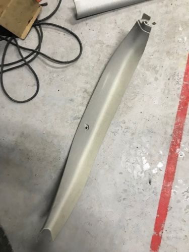 Бу накладка крышки багажника Renault Laguna 2 8200001622, правая лифтбек. Кропивницький - зображення 1