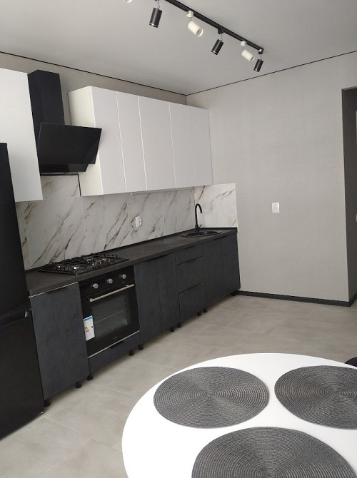 Сучасна 1к квартира Хмельницький - зображення 1