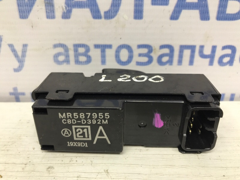 Кнопка стеклоподъемника Mitsubishi L200 2006-2015 MR587955 (Арт. 51727) Київ - зображення 3
