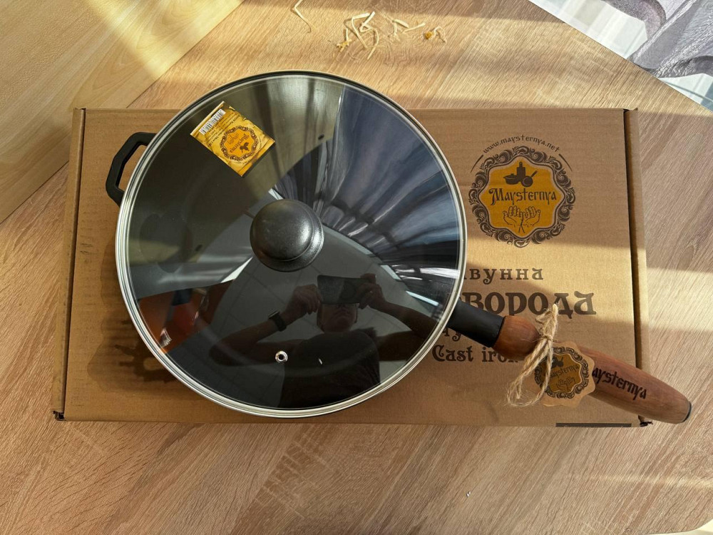 Сковорода чугунная Maysternya с деревянной ручкой и крышкой 28*6 см Одеса - зображення 12