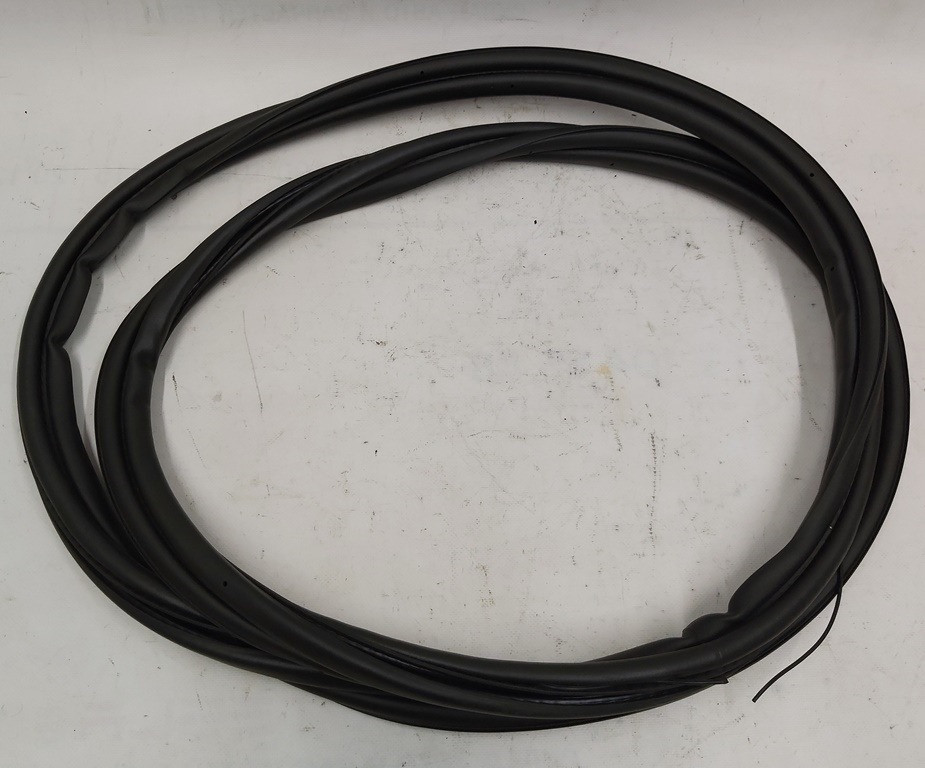 Уплотнитель бокса подкапотного резиновый Tesla model X 1486211-00-A Київ - зображення 1