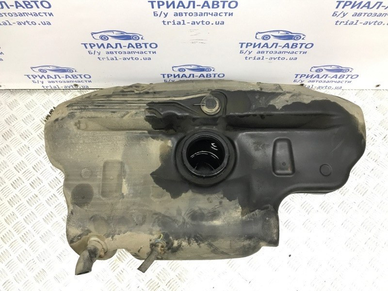 Бак топливный пластик Toyota Avensis T25 2.0 DIESEL 1CDFTV 2002 (б/у) Київ - зображення 2