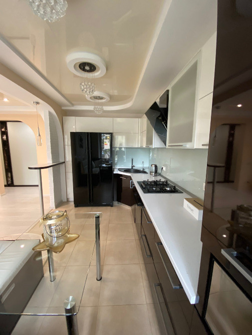 Продам. 3-к.кв. 2/9, ж/м Тополь-2. Дніпро - зображення 1