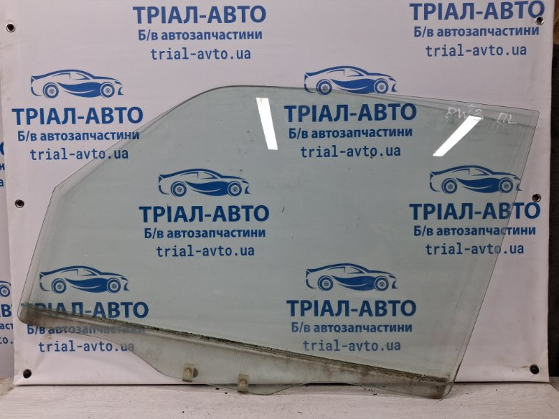 Стекло двери переднее левое Mitsubishi Pajero Wagon 3 3.2 ДИЗЕЛЬ 4M41 1999 (б/у) Київ - зображення 1