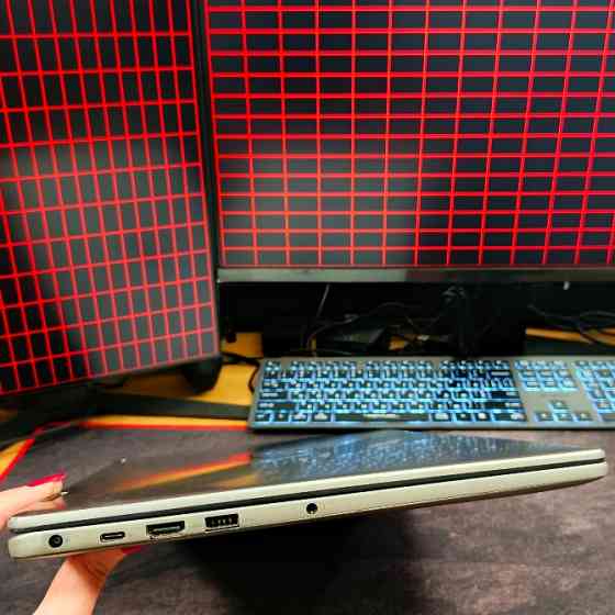 Сенсорний ноутбук-трансформер Dell Inspiron 7579 2-in-1 15.6" IPS Intel Core i5 8/256GB для роботи Киев