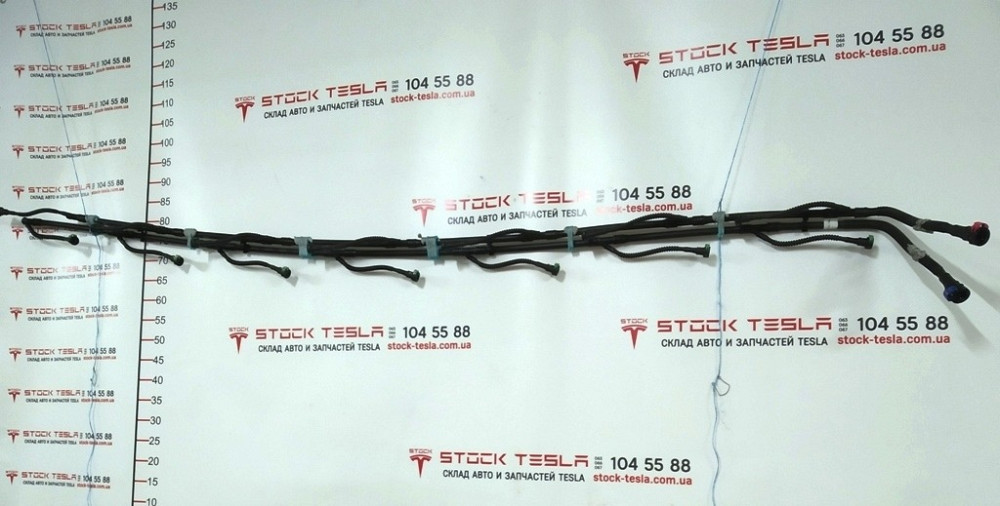 Патрубок системы терморегулинования батареи левый Tesla model S, model S REST 1002047-00-C Киев - изображение 1