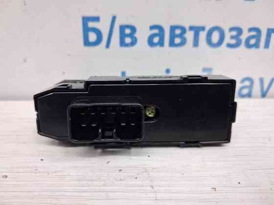 Кнопка стеклоподъемника Hyundai IX35 2009-2015 3835211310 (Арт. 77672) Киев