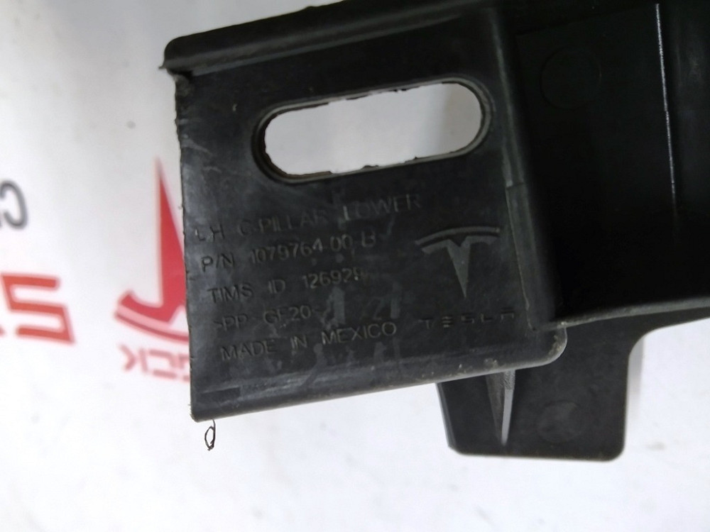 1Кронштейн облицовки стойки C левый нижний Tesla model X 1079764-00-C Киев - изображение 3