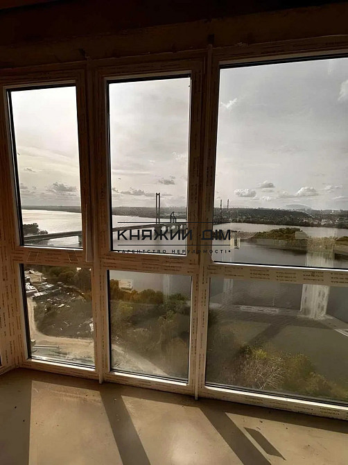 Продаж видової 1-кімнатної роздільної квартири в ЖК Зарічний, будинок 7, метро Славутич. № 21146537 Киев - изображение 2