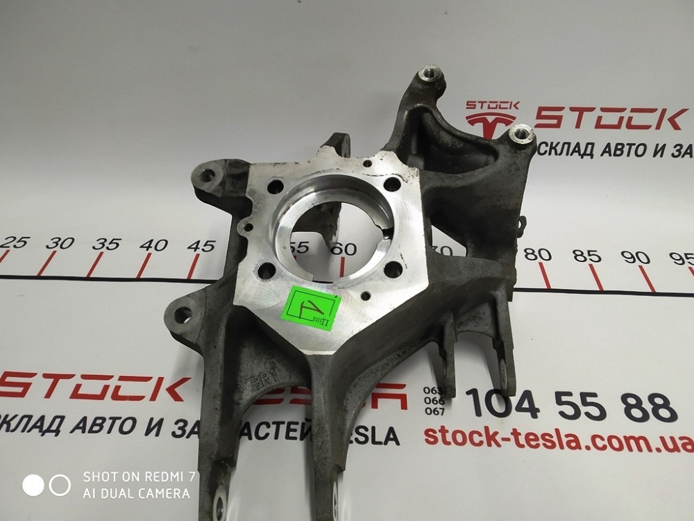 Кулак задний правый (цапфа) RWD Tesla model S, model S REST 1042507-00-B Київ - зображення 1