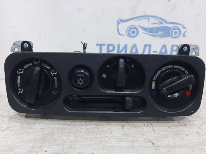 Блок управления кондиционером Mitsubishi Pajero Sport 1996-2008 MR360596 (Арт. 26789) Киев - изображение 1